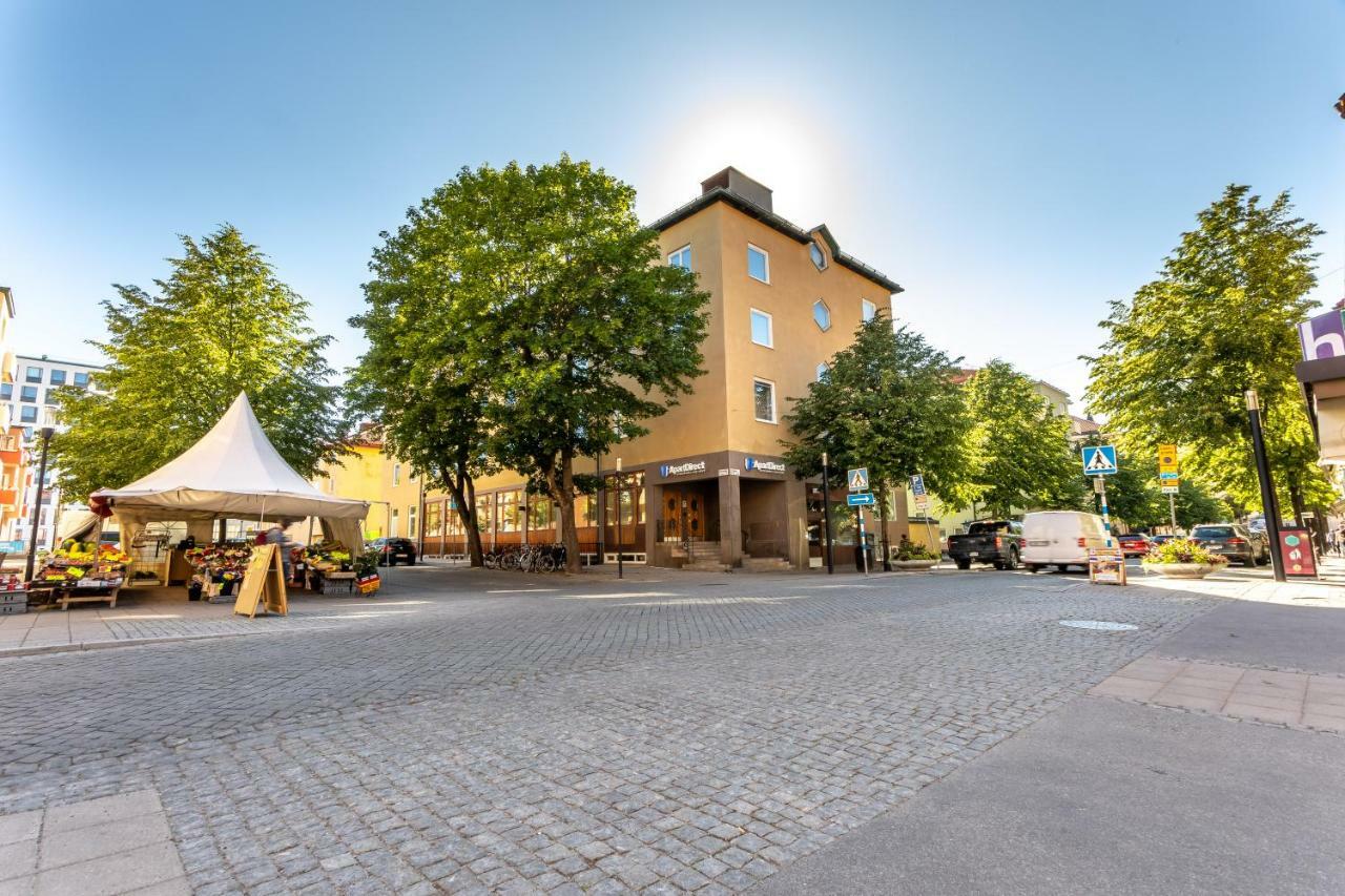 Apartdirect 3*